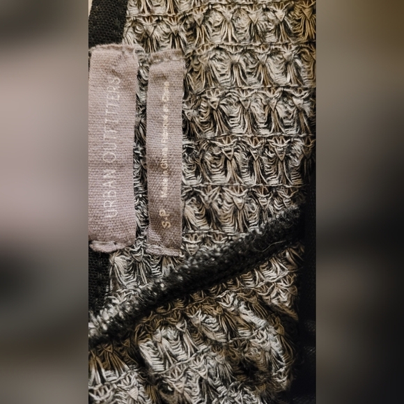 URBAN OUTFITTERS WAFFLE KNIT, PEPLUM TOP GREY/BLACK SZ. SM/SP - Picture 4 of 7